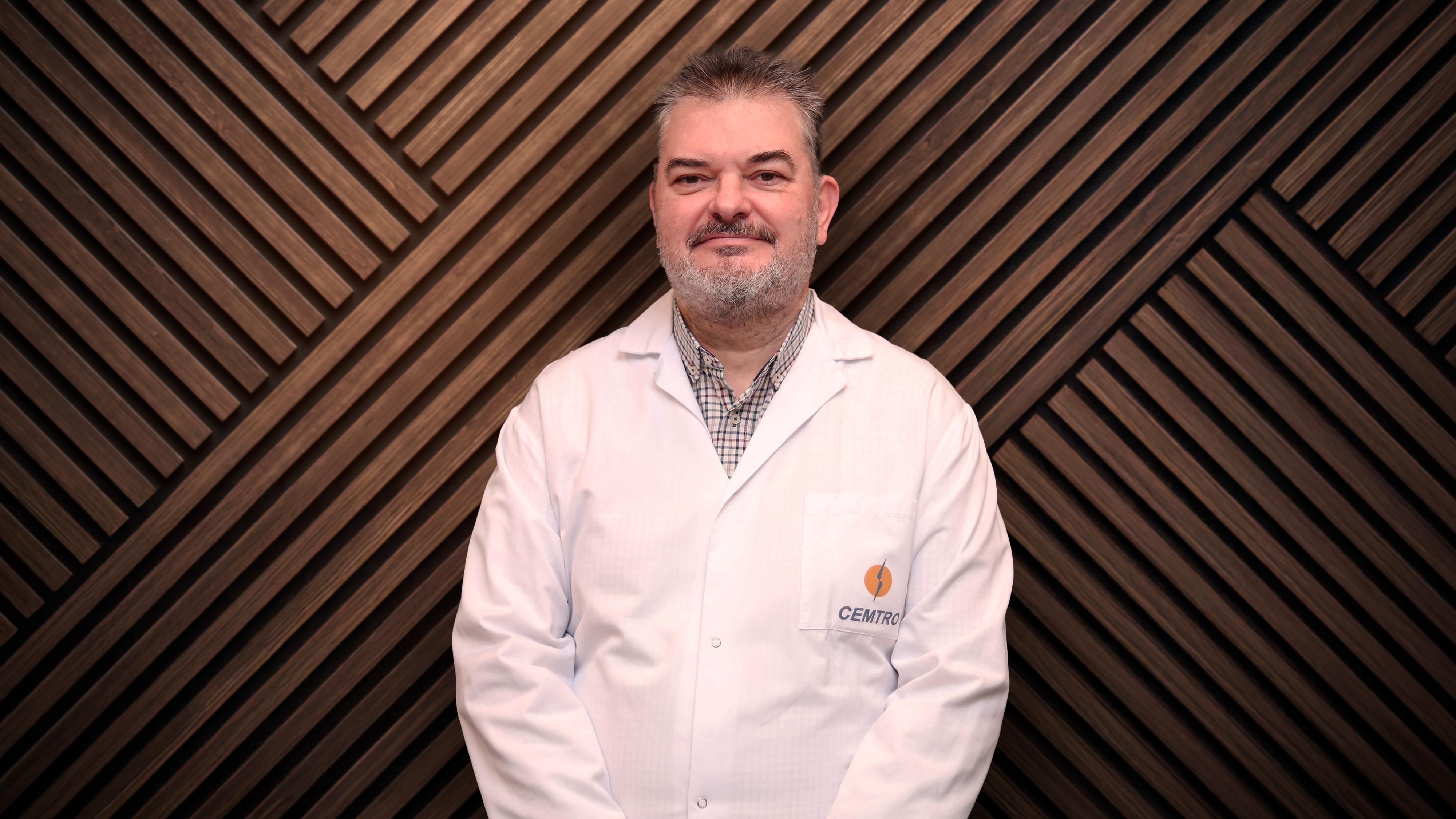 Dr. Viñuales